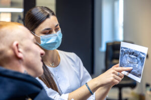 concept-healthy-teeth-periodontal-care